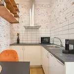 Urban Charm - Centre Apartment *